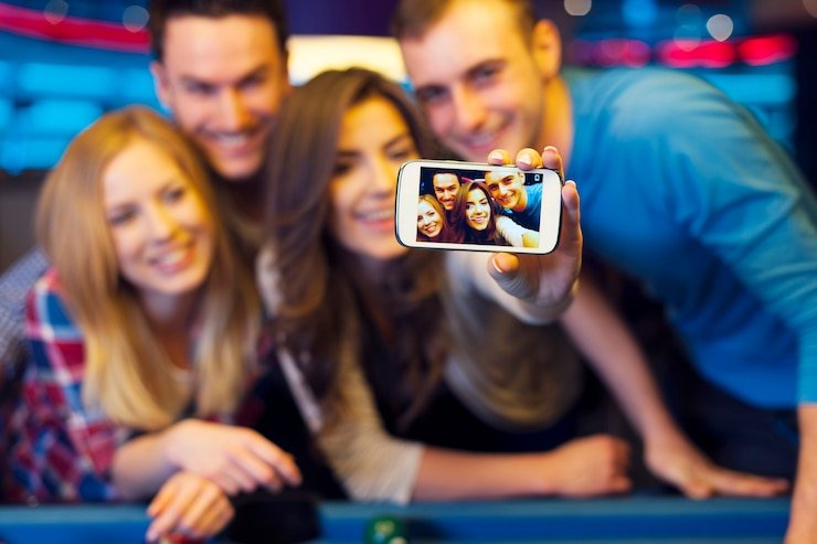 Pengguna menggunakan aplikasi mobile dengan mulus dan tanpa kendala
